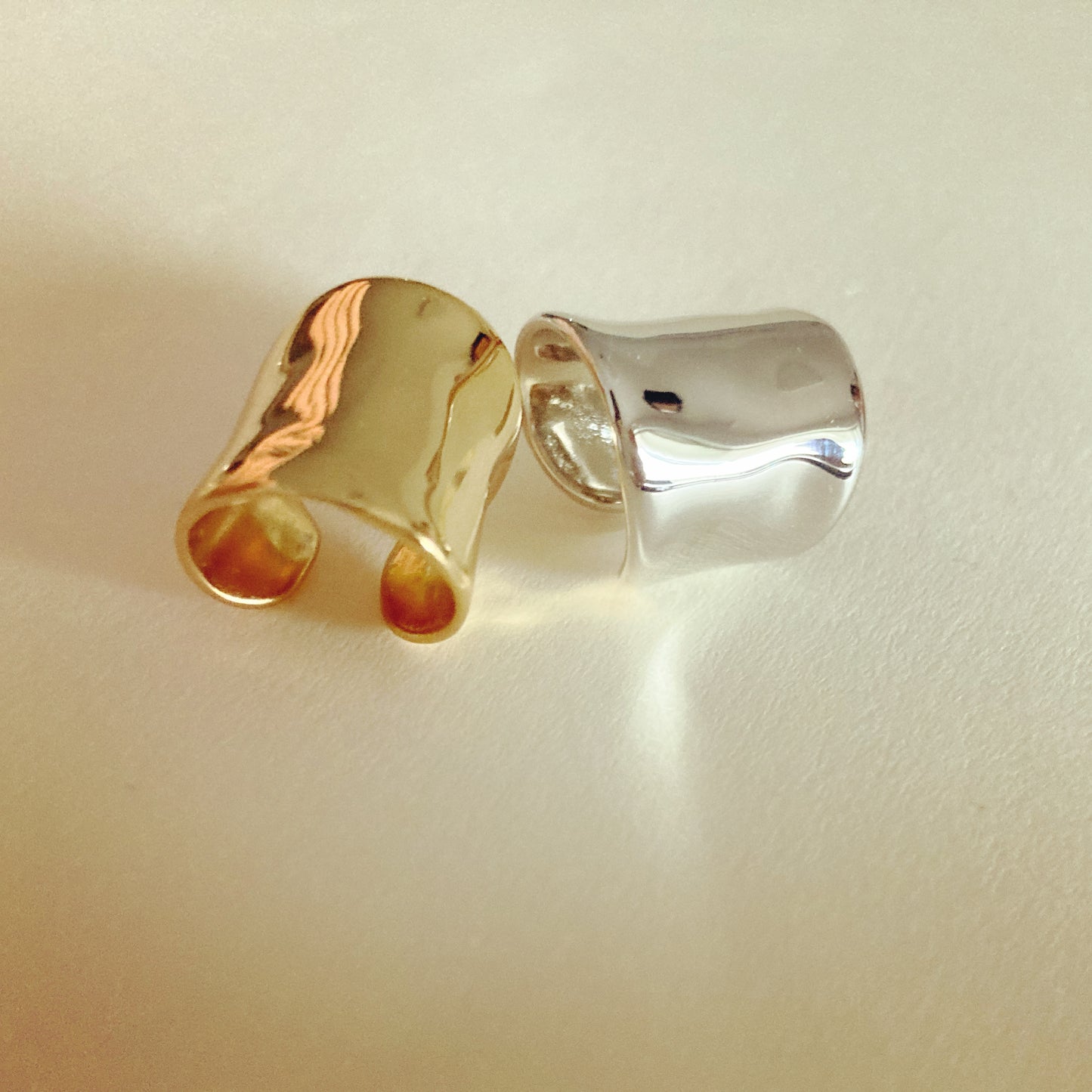 Minimalist Ear Cuff in Gold / Silver