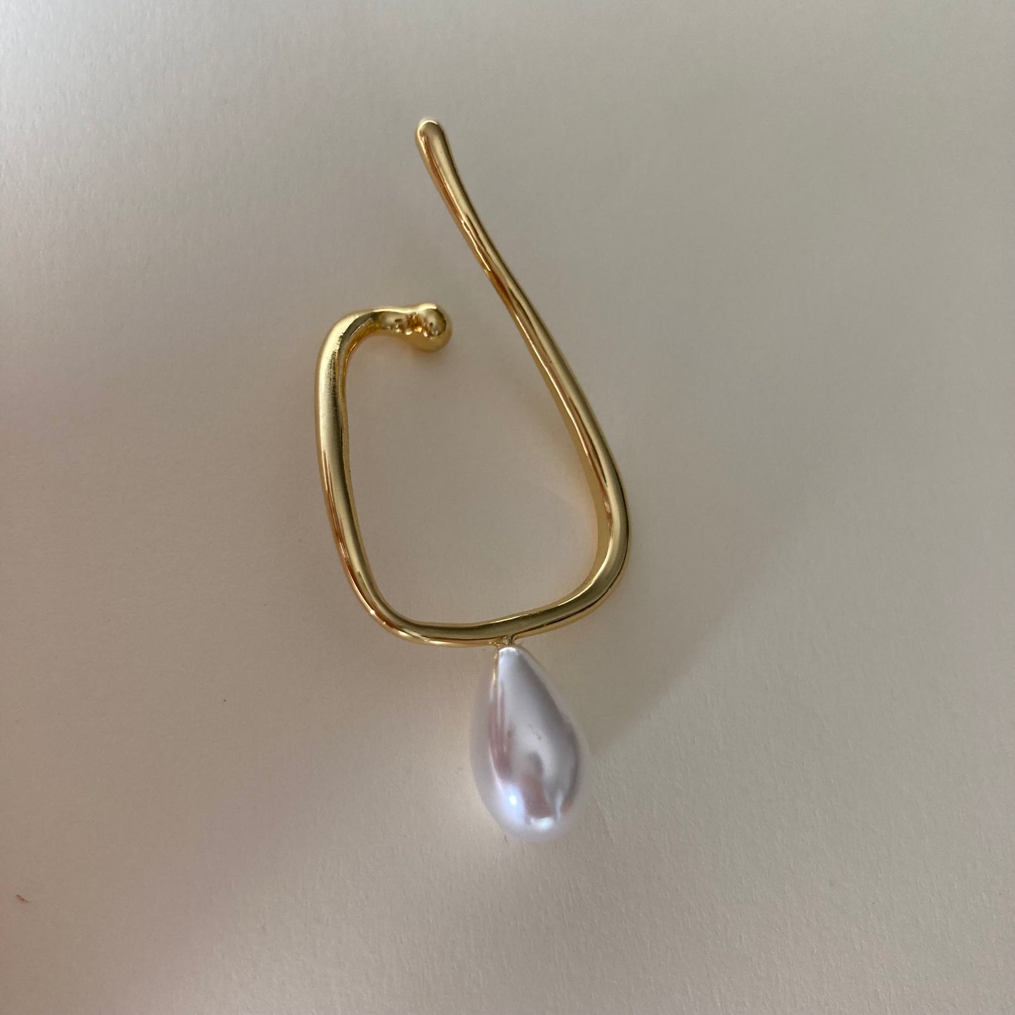 Wrap-around Pearl Ear Cuff