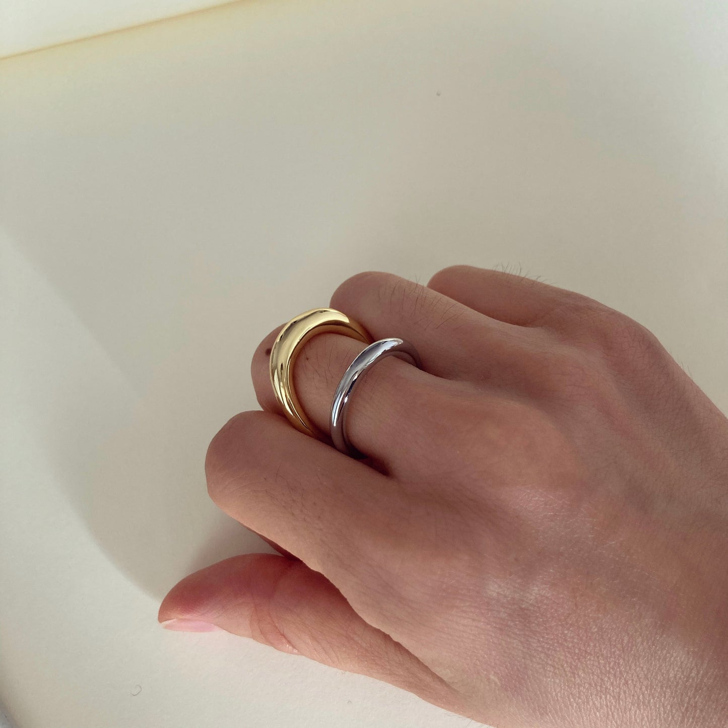 Dual-Tone Interlocking Ring